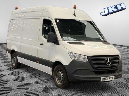 MERCEDES-BENZ SPRINTER 2.0 315 CDI MWB RWD UTILITY SPEC 3.5 TON TOWING 